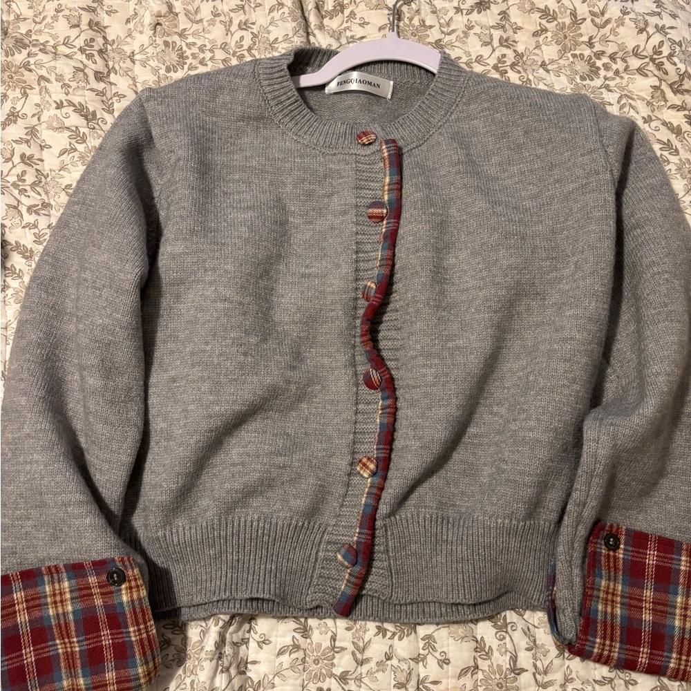 Stylish Gray Cardigan with Red Plaid Accents